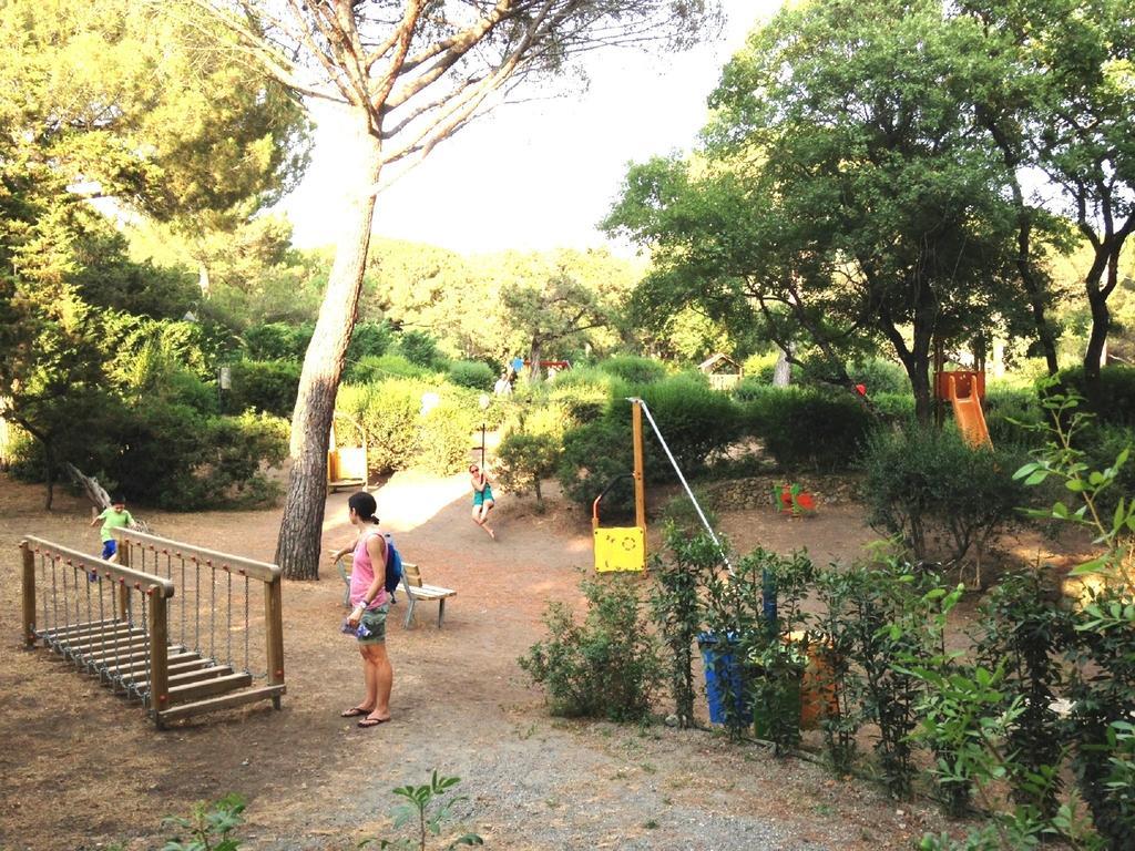 Le Esperidi Camping Ecoresort Marina Di Bibbona Exterior photo